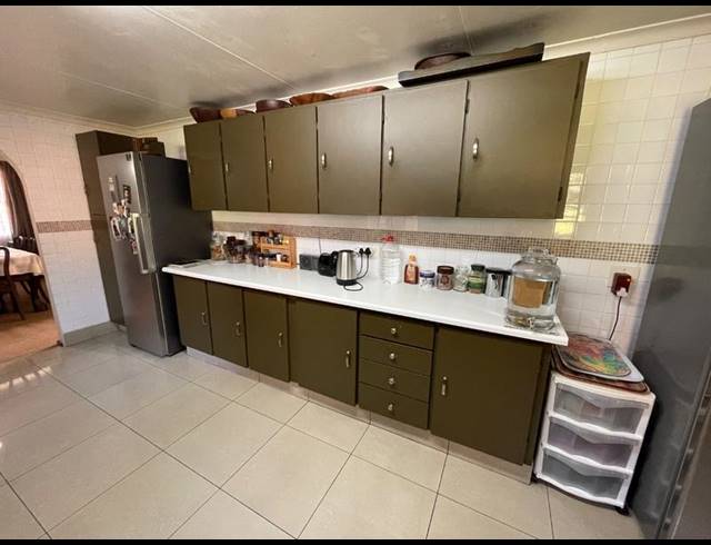 6 BEDROOM HOUSE FOR SALE IN RANT EN DAL